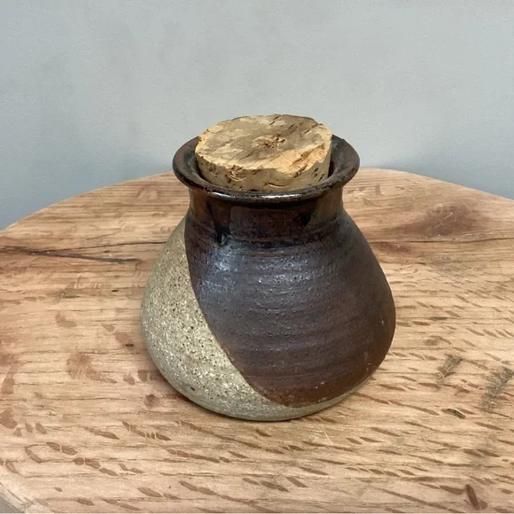 🟤 Vintage - Two Toned Handmade Ceramic Pottery Jar / Creamer / Pitcher - Unique - Picture 5 of 15